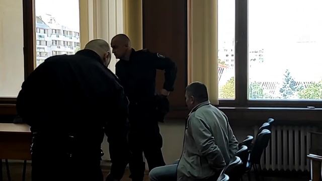 Илко Тонев - Гаргамел дойде в съда, окован с белезници смотреть онлайн