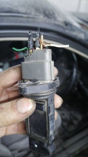 Nissan Sunny глохнет после прогрева