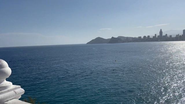 Скрытые тайны и неожиданное приключение в Бенидорме. смотреть онлайн