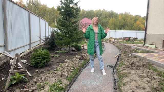 ИЗМЕНЕНИЯ НА УЧАСТКЕ ?️ Появились дорожки и делаем фасады гаража и бани ? смотреть онлайн