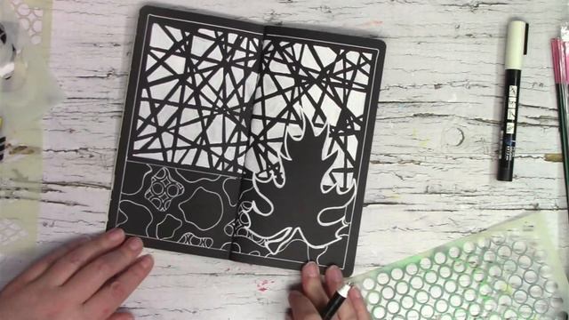 Black Dyalog Doodles in White смотреть онлайн