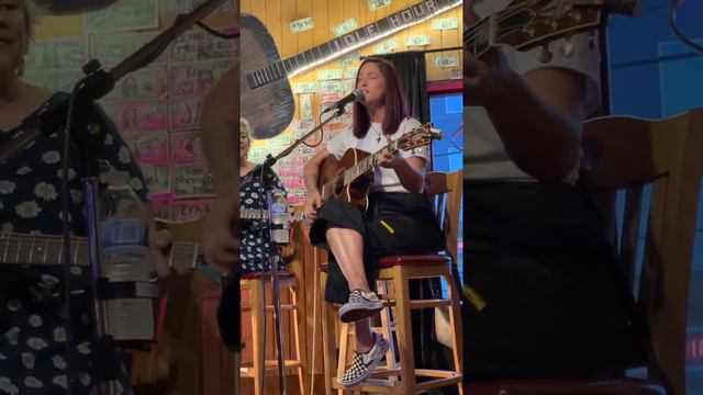 Cassadee Pope Homecoming (Acoustic)