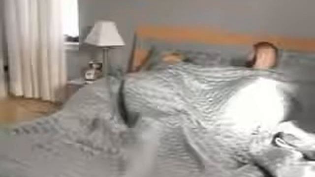 СМОТРЕТЬ ПРИКОЛ ДЕВУШКА ОБОСРАЛАСЬ СПРОСОНИ смотреть онлайн