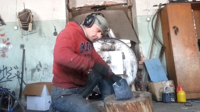 Кузовной ремонт. Изготовление брызговика на мотоцикл. смотреть онлайн