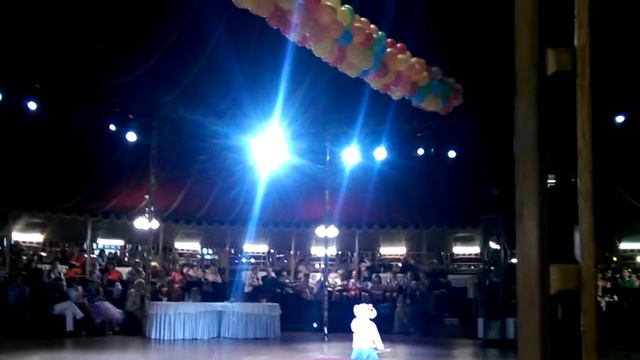 Сашенька рвет зал. смотреть онлайн