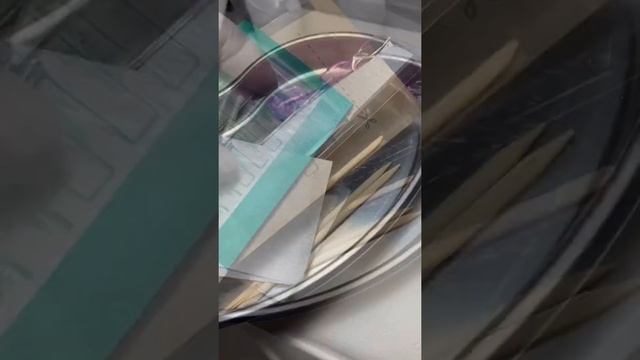 Буду реанимировать ноготь!#маникюр#гельлак#ногти #омск #shorts #мастерманикюра смотреть онлайн