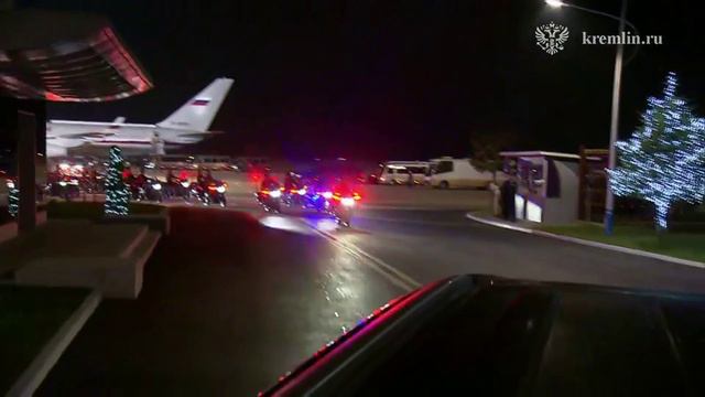 Владимир Путин и Ким Чен Ын пытались уступить друг другу место в лимузине смотреть онлайн