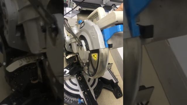 Пила торцовочная MAC ALLISTER MMIS210S