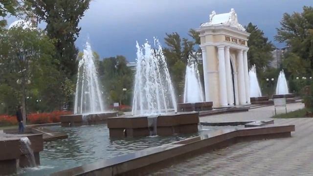 Осень в Душанбе #1 (октябрь, 2014) Парк Рудаки, проспект Рудаки, Самый Флаг Таджикистана смотреть онлайн