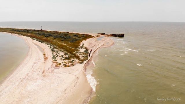 Затонувшая баржа, край Кинбурнской косы смотреть онлайн