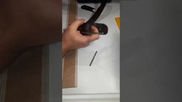 Как сделать дырку   в ремне Быстро за 3 мин.