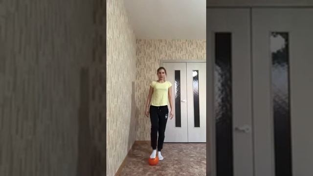 вторая младшая группа. Упражнения с мячом смотреть онлайн