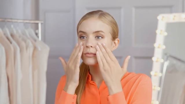 Видеоурок красоты: чтобы макияж держался дольше... смотреть онлайн