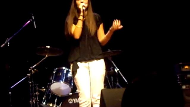 Arianna Fontana canta Sei Tu ( Syria) смотреть онлайн