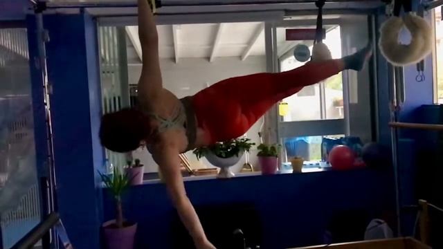 Pilates reformer cadillac esneme stretching hareketleri смотреть онлайн