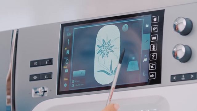 Валентина Букеeва рассказывает о машине BERNINA 770 QE PLUS смотреть онлайн