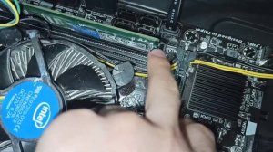 Что делать если не получится достать оперативную память (озу)