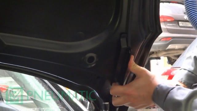 Установка амортизаторов упоров капота для Hyundai i30 арт. KU-HY-I300-00 от upory.ru смотреть онлайн