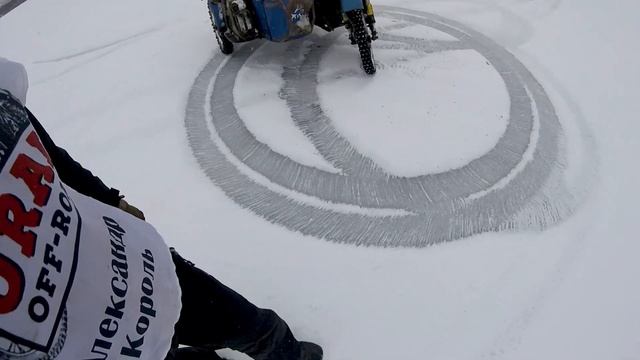 ПО ЛЬДУ НА УРАЛЕ, ЕДЕМ, КАТАЕМ, ДРИФТИМ