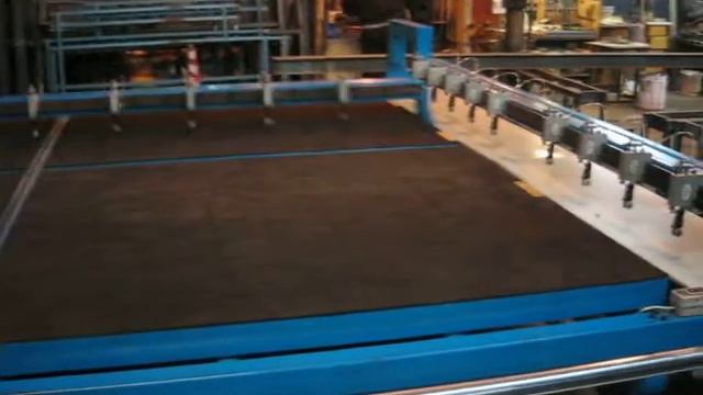Видео работы автоматического стола для раскроя стекла смотреть онлайн