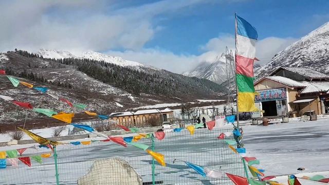 Road to Jiuzhaigou
Sichuan China смотреть онлайн