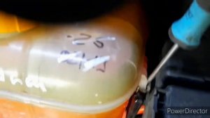 Opel  Опель  Как снять расширительный бачок.