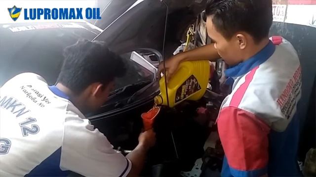 Honda Mobilio Olinya Lupromax Razer Racing 5w30 Fully Synthetic смотреть онлайн