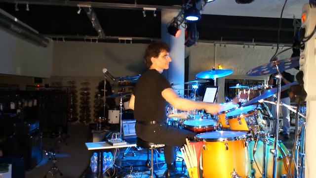 Stundji at Music Divison смотреть онлайн