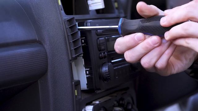 Suzuki Jimny - Aftermarket Head Unit Installation