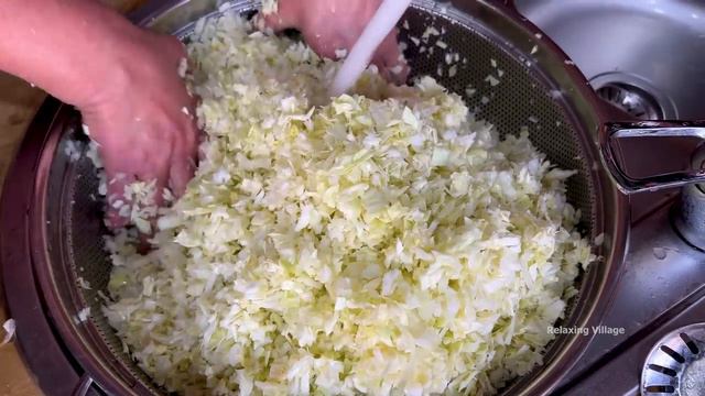 РЕЦЕПТ ПОЛЕЗНОГО И ЭКОЛОГИЧЕСКИ ЧИСТОГО КУТАБА ИЗ КАПУСТЫ!Азербайджанская Кухня Деревенская Кухня смотреть онлайн