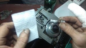 Опять творят чудеса сода и супер клей. Ремонт крепления шины пилы.