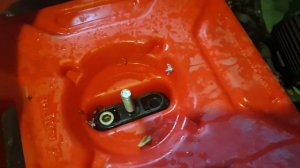 Крепление дополнительной канистры на квадроцикле  cfmoto