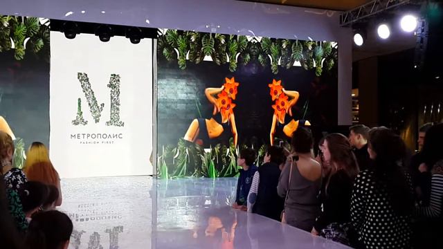 Показ белья в ТЦ "Метрополис" смотреть онлайн