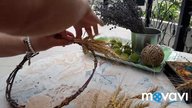 Летний венок из колосков пшеницы и лаванды смотреть онлайн