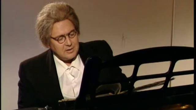 Городок 1997 Ленин и Бетховен смотреть онлайн