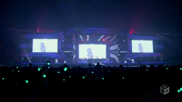 SHINee Tokyo Dome 2015 - Ring Ding Dong смотреть онлайн