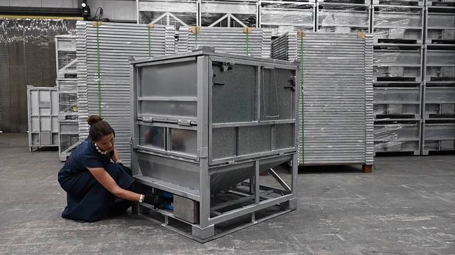 IBC Containers - How To Fold And Erect The GLCM 1000 Litre IBC Container