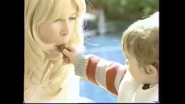 Реклама Kinder Chocolate 2006 смотреть онлайн