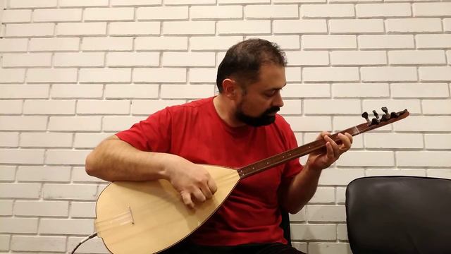 Тутовая баглама. Играем Bir Ay Doğar с комбиком на бис смотреть онлайн