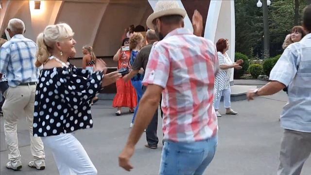 ЭХ ЗАГУЛЯЕМ смотреть онлайн