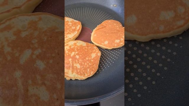 Сырники с малиновым соусом