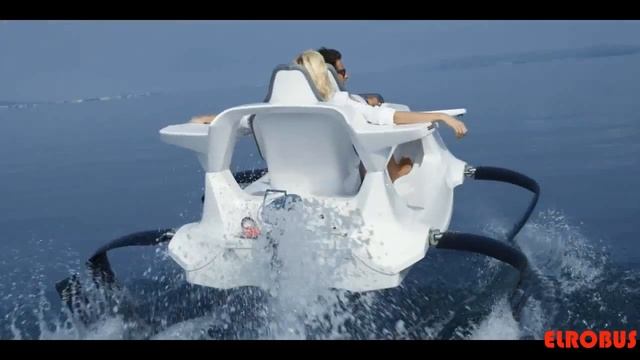 Quadrofoil — это легковесное электросудно, использующее для управления 4 подводных крыла. смотреть онлайн