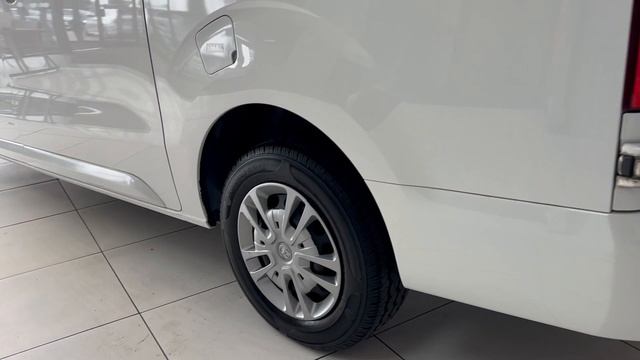 2019/69 Vauxhall Vivaro 2.0 Turbo D 3100 Sportive L2 H1 Euro 6 (s/s) 5dr смотреть онлайн