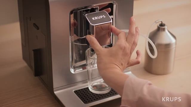 Cum prepari un cappuccino cu ajutorul accesoriului pentru lapte (CC SUB RO) смотреть онлайн