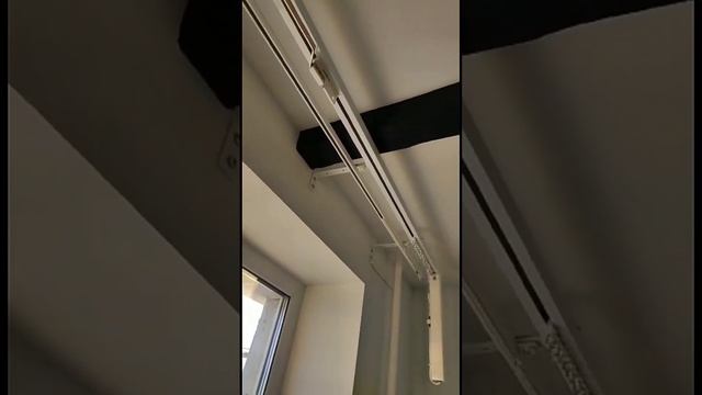 Раздвижной электрокарниз Novo с кронштейнами на стену. смотреть онлайн