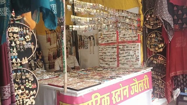 Dilli Haat | Must Visit Place in New Delhi | Shopping and Food Walk смотреть онлайн