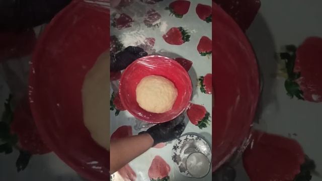 Булочки как пух, одной порции будет мало, сдобное дрожжевое тесто. смотреть онлайн