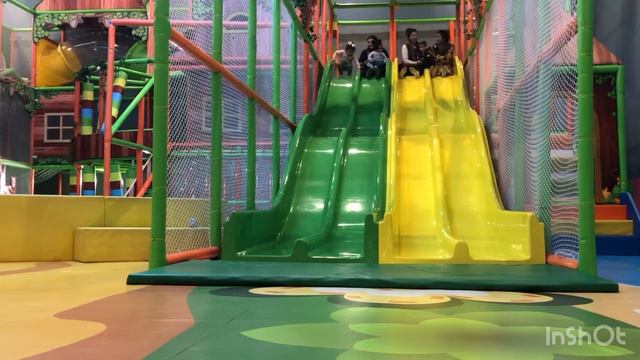 Eshaal Slide say gir gai 😢 | play kids zone 🤪😜 crazy time смотреть онлайн
