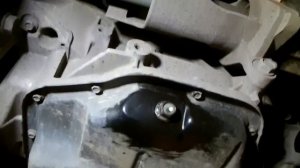 Ниссан Х-Трейл Т31 Замена масла, масляного фильтра, замена воздушного фильтра двигателя.