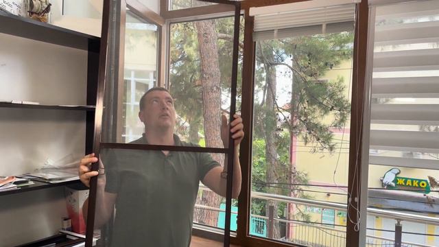 Внутренняя москитная сетка на пластиковые окна с возможностью установки из помещения без сложностей